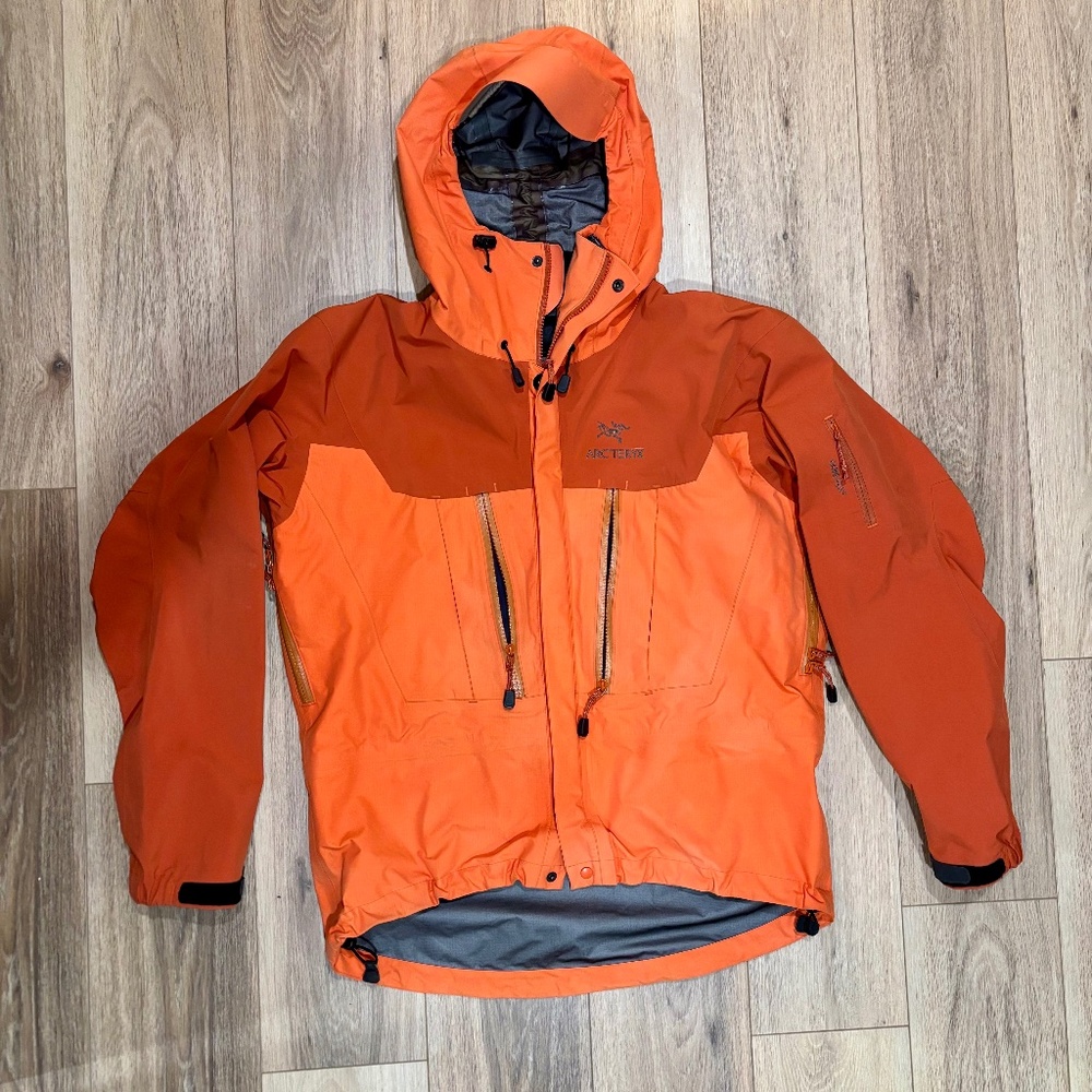 Arc’teryx hard shell ski shell men’s large